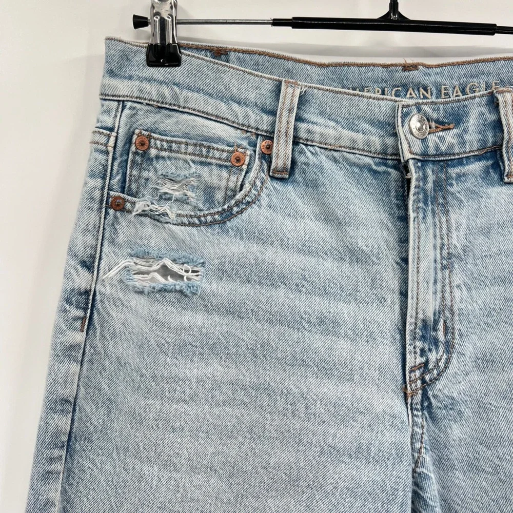 American Eagle 6 Straight‎ Jeans Womens Light Wash Distressed Ripped High Rise